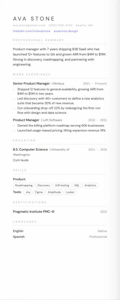 A clean, single-column entry-level resume built with Floati's Minimal template.